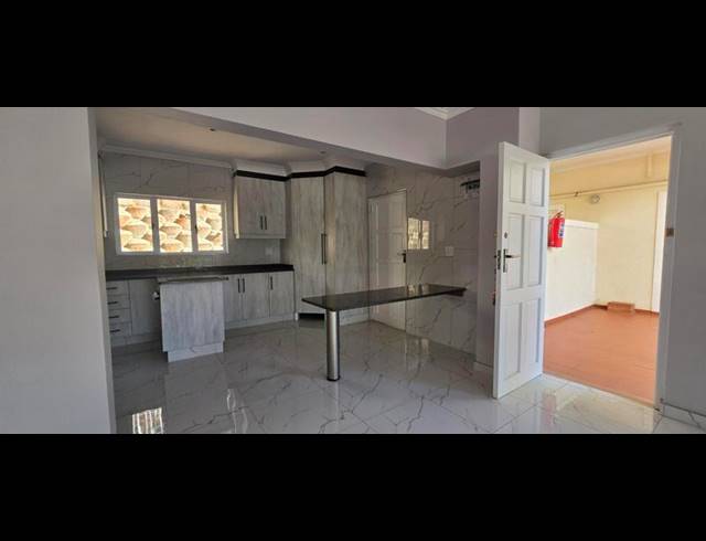 3 BEDROOM TOWNHOUSE FOR SALE IN MOUNT EDGECOMBE